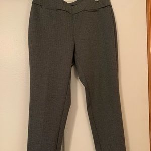 Kasper size 8 petite pants. Never been worn. Like new. Gray and black pattern.